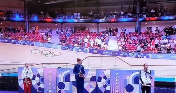 O igrzyskach w „zdaniach dwóch” opowiada Janek W.  Odcinek nr 22   „ Harry i Daria”